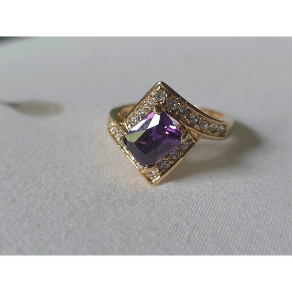 Jewelry - Art Deco Gold Tone Purple Amethyst Color Crystal Statement Cocktail Ring Size 10